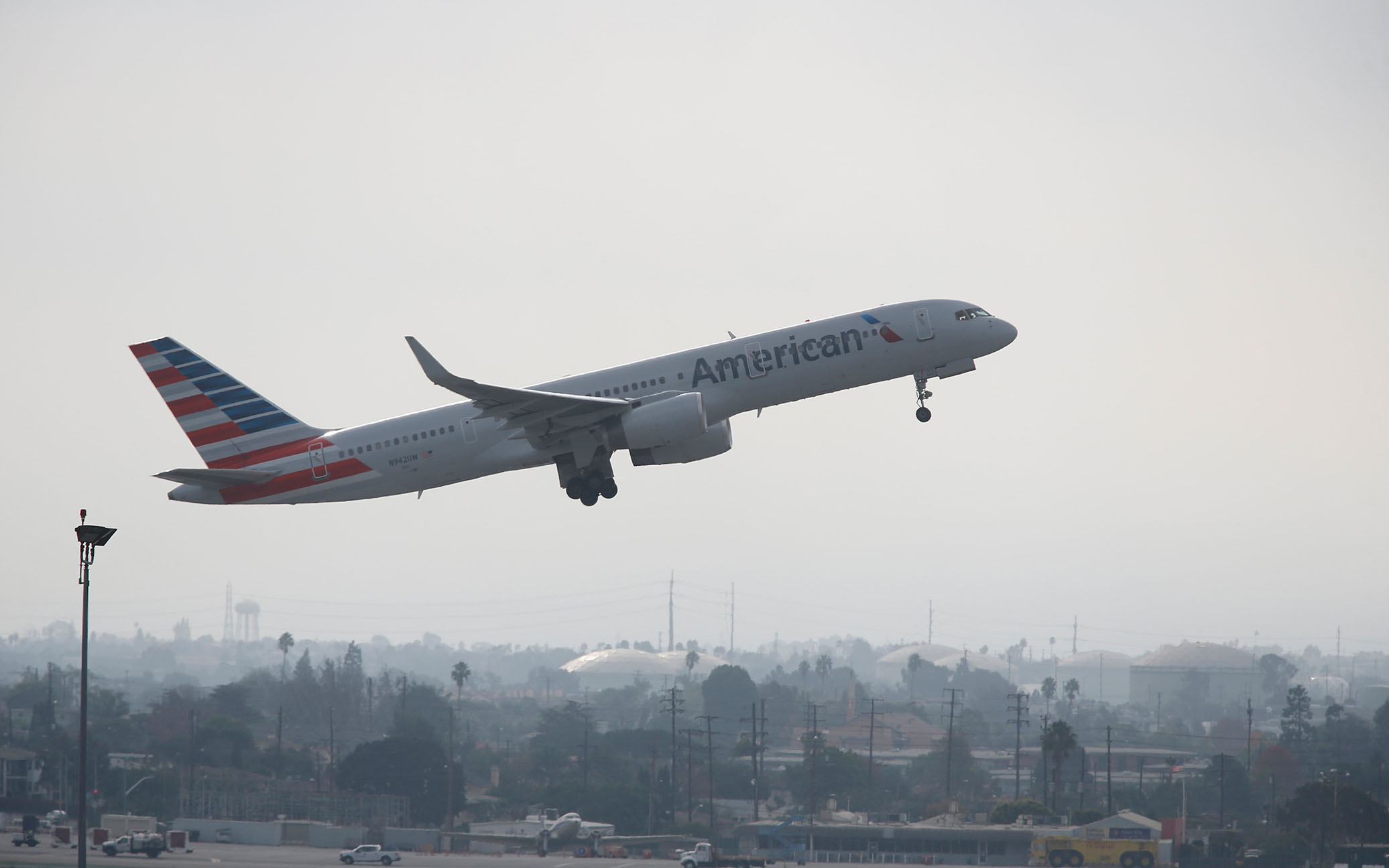 Airlines May Be Required To Accommodate Travelers In Their Wheelchairs ...